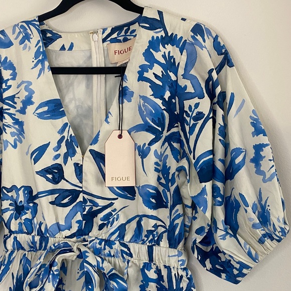 Figue NWT Blue and white Floral Joyce Top Vneck Bubble sleeve size 2 $348 - Picture 2 of 8